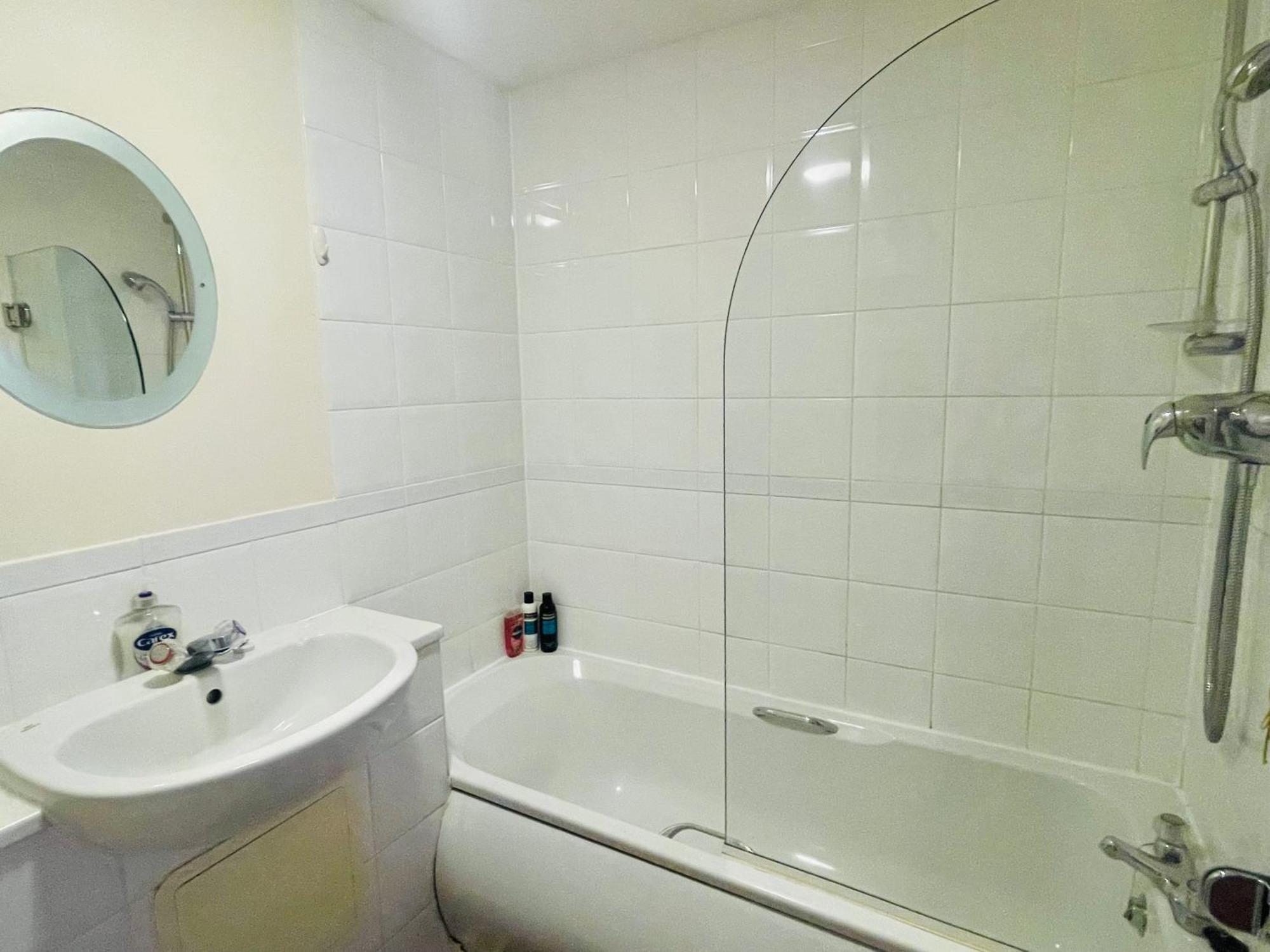 Bright Fun Relaxing Apartment In The Heart Of Epsom Ngoại thất bức ảnh