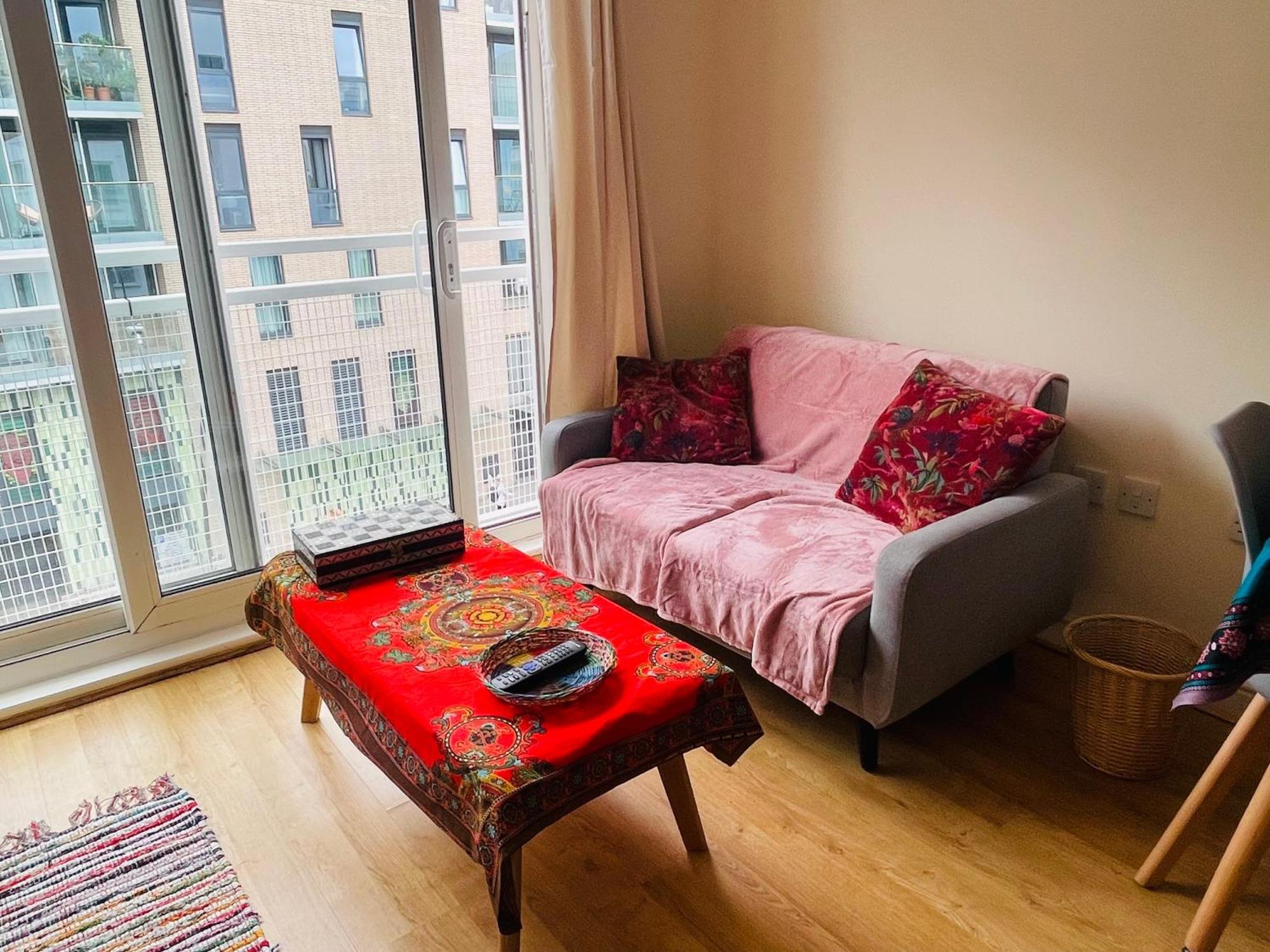 Bright Fun Relaxing Apartment In The Heart Of Epsom Ngoại thất bức ảnh