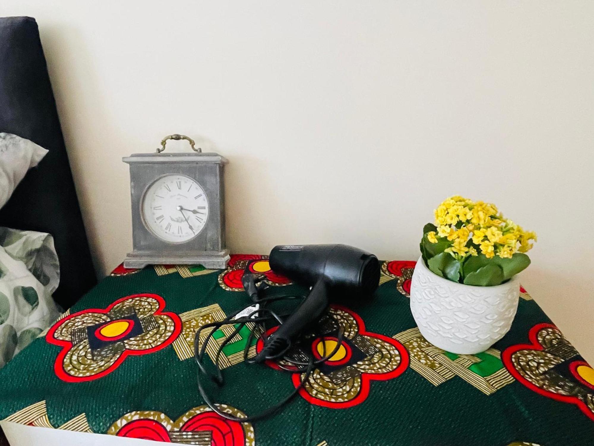 Bright Fun Relaxing Apartment In The Heart Of Epsom Ngoại thất bức ảnh