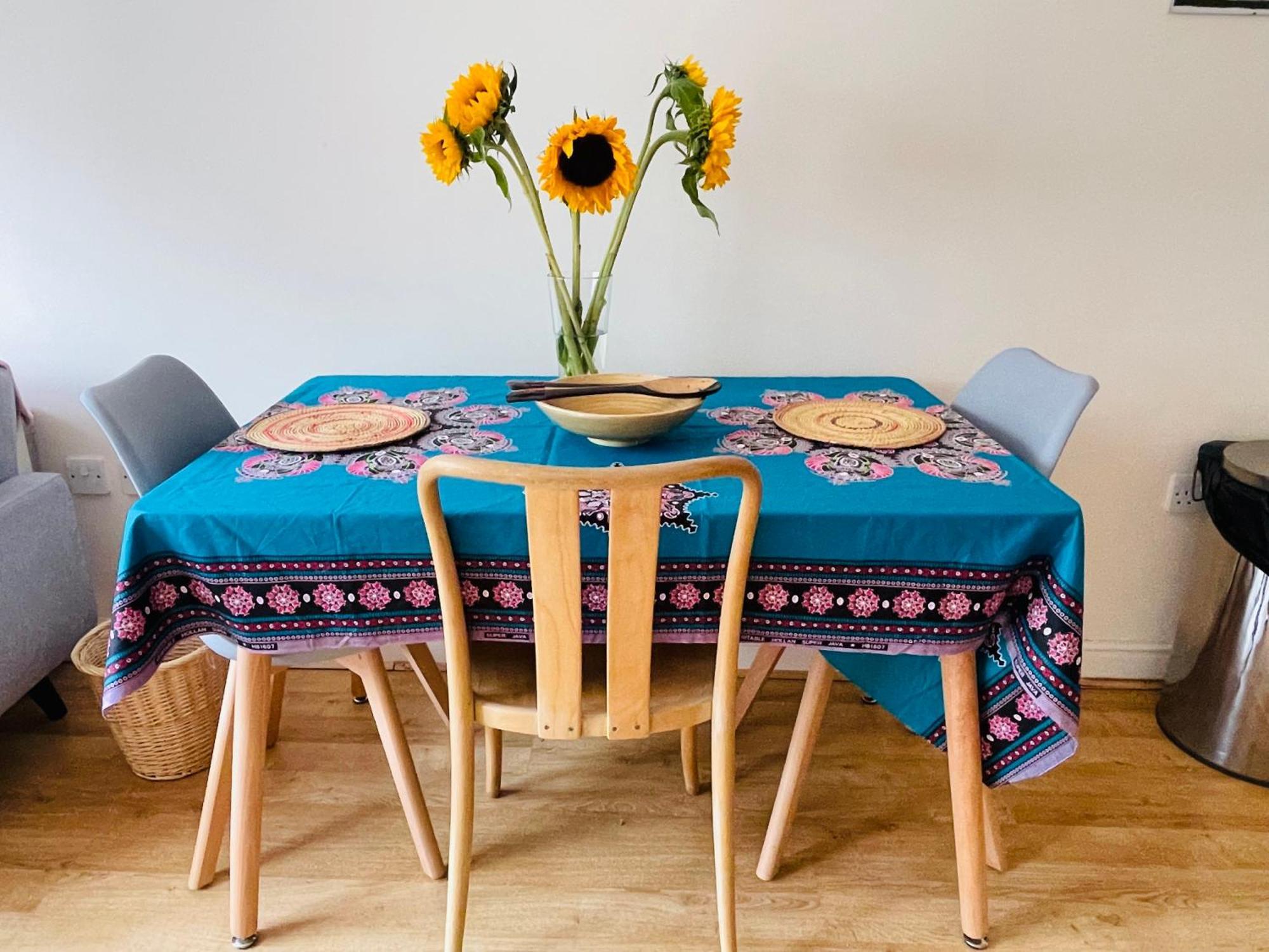 Bright Fun Relaxing Apartment In The Heart Of Epsom Ngoại thất bức ảnh