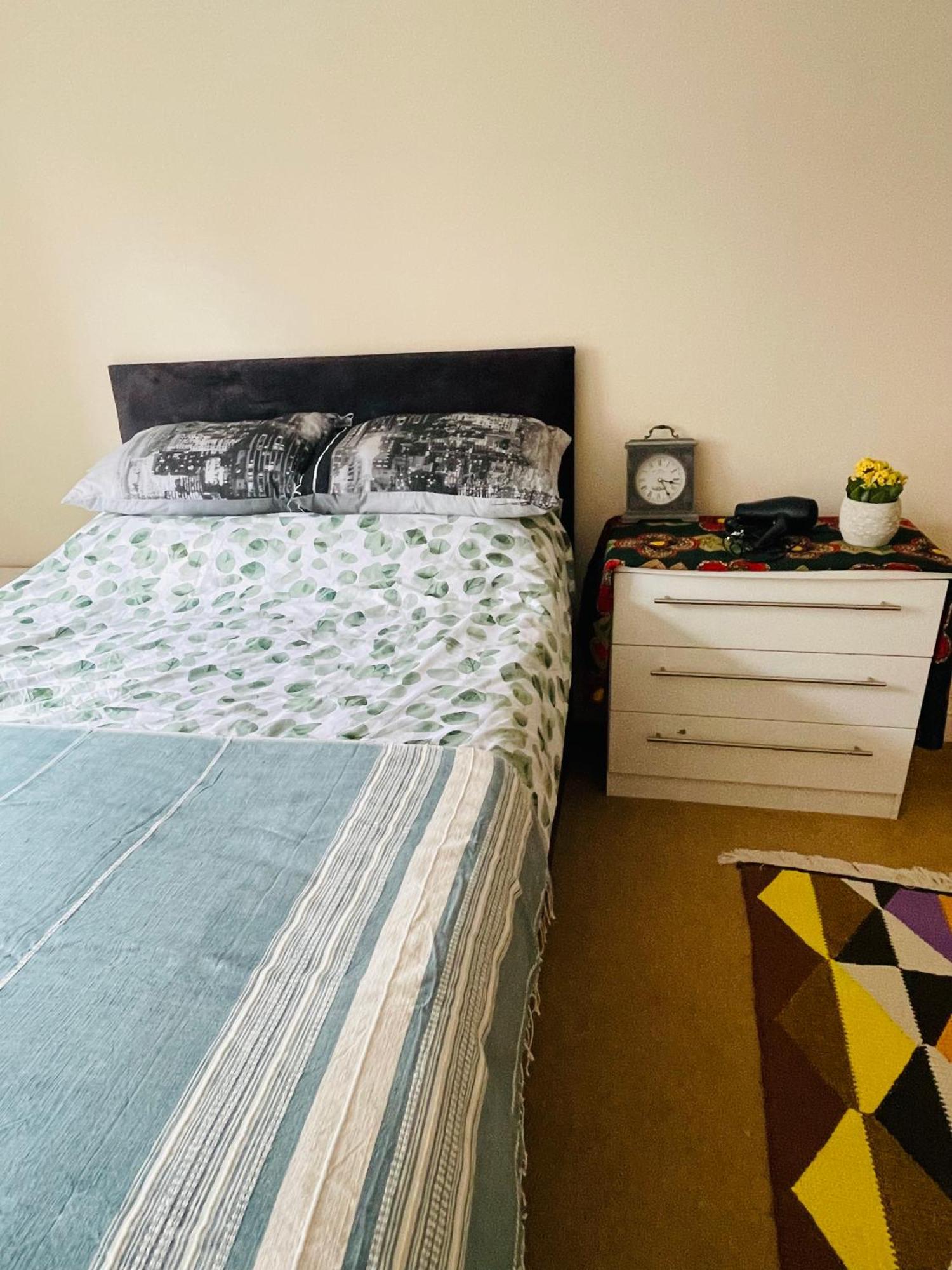 Bright Fun Relaxing Apartment In The Heart Of Epsom Ngoại thất bức ảnh